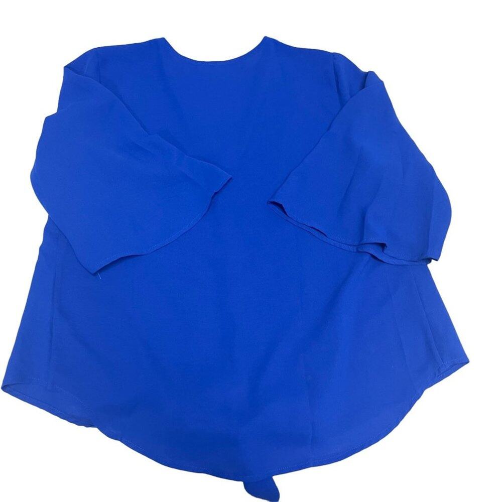 Large Blue Button Up Top - Picture 4 of 5